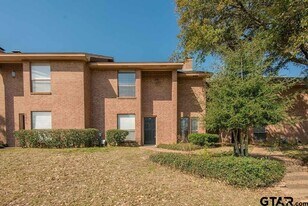 5809 Hollytree Dr in Tyler, TX - Building Photo