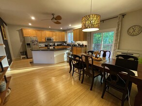 4218 Trumbo Ct in Fairfax, VA - Building Photo - Building Photo