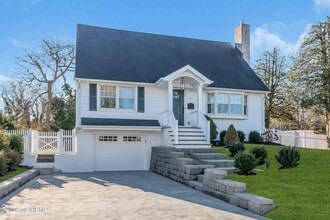 723 Pitney Dr, Unit S-311 in Spring Lake, NJ - Building Photo - Building Photo