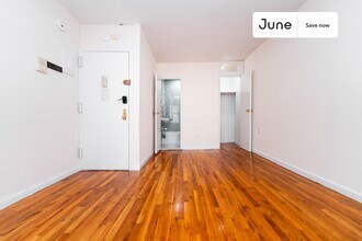 1365 1st Ave in New York, NY - Foto de edificio - Building Photo