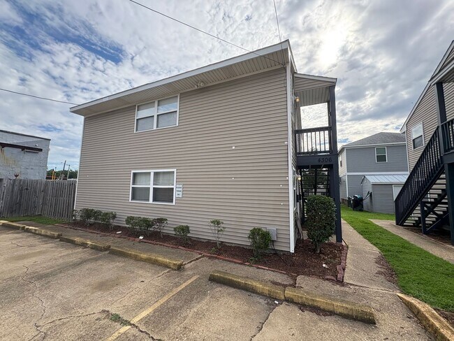 4306 Killam Ave in Norfolk, VA - Building Photo - Building Photo