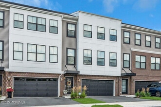 63 Bataan Ave in Tinton Falls, NJ - Building Photo - Building Photo