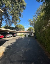 72 S Parkwood Ave, Unit 2 in Pasadena, CA - Foto de edificio - Building Photo
