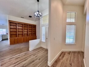 8449 N Thyme Way in Fresno, CA - Building Photo - Building Photo