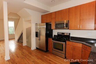 2835 N Damen Ave-Unit -Unit 3F in Chicago, IL - Building Photo - Building Photo