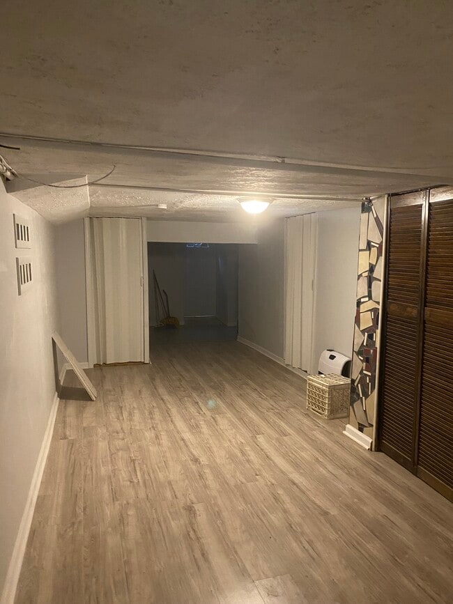 1720 N 62nd St, Unit Basement Large Eff in Philadelphia, PA - Building Photo - Building Photo