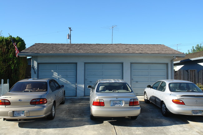 2414 Patricia Dr in Santa Clara, CA - Building Photo - Building Photo