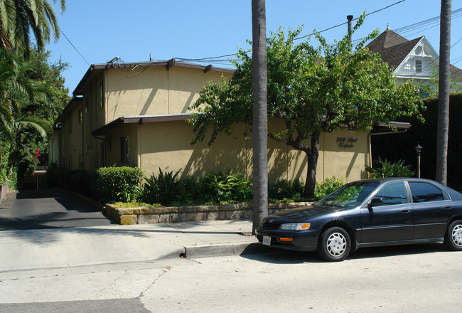 209 W Valerio St in Santa Barbara, CA - Building Photo - Building Photo