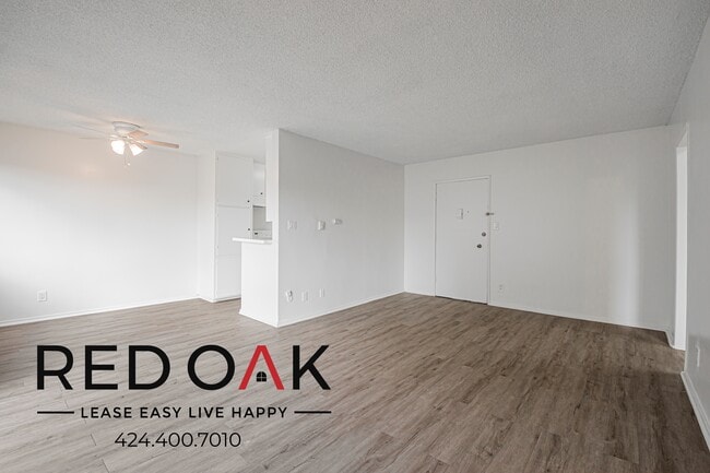 property at 915 N Wilton Pl
