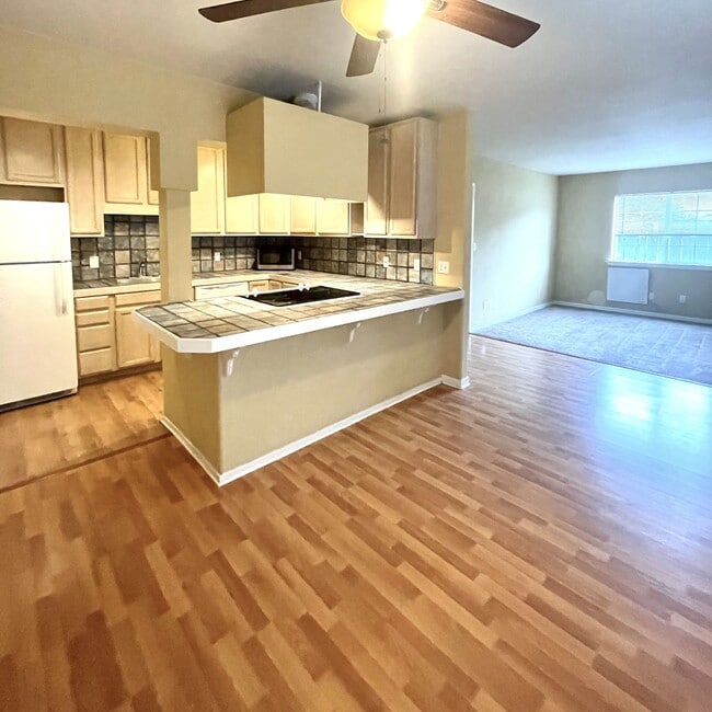 134 Cypress St, Unit B in Redwood City, CA - Foto de edificio - Building Photo