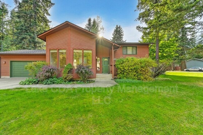 12616 N Emerald Dr in Hayden, ID - Building Photo - Building Photo