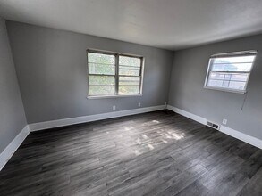 1020 18th Ave in Moline, IL - Building Photo - Building Photo