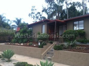 3721 Corinth Ave in Los Angeles, CA - Foto de edificio - Building Photo