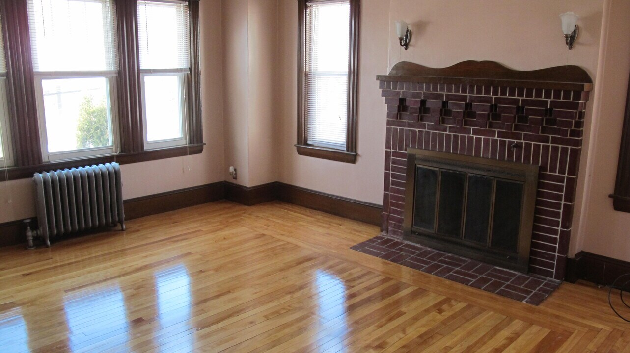92 Everett St in Lawrence, MA - Building Photo