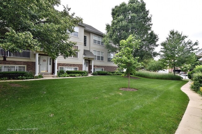 671 Pheasant Trail in St. Charles, IL - Building Photo - Building Photo
