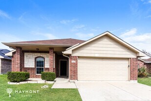 3145 Royal Crest Dr in Fort Worth, TX - Building Photo