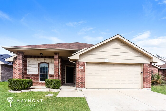 3145 Royal Crest Dr in Fort Worth, TX - Building Photo