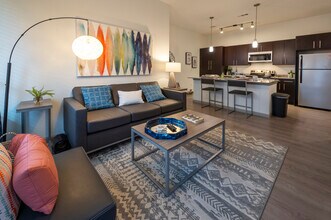 Lark Huntsville in Huntsville, TX - Foto de edificio - Building Photo