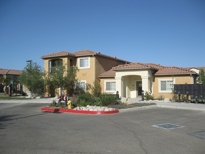 Larkspur Village in Ridgecrest, CA - Foto de edificio - Building Photo