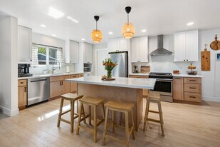 199 Bailhache Ave in Healdsburg, CA - Building Photo