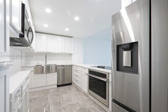 6801 Indian Creek Dr in Miami Beach, FL - Foto de edificio - Building Photo