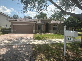 2841 Poinciana Cir in Hollywood, FL - Building Photo