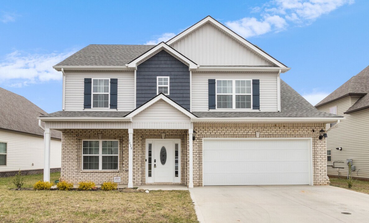 1629 Kestrel Dr in Clarksville, TN - Building Photo