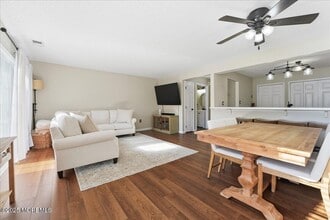 26 Dover Ct in Tinton Falls, NJ - Building Photo - Building Photo