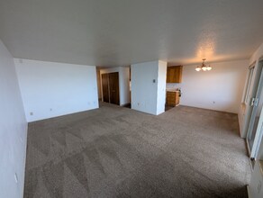 250 Beach Pl in Edmonds, WA - Building Photo - Building Photo