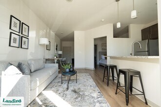 340 W 25th St in Charlotte, NC - Foto de edificio - Building Photo