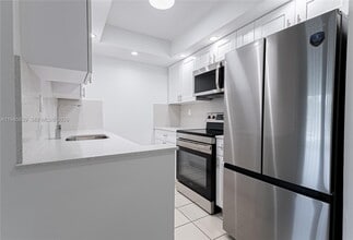 9405 W Flagler St in Miami, FL - Building Photo - Building Photo