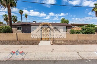 2204 West Campbell Ave in Phoenix, AZ - Building Photo