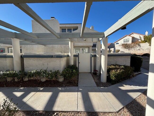 2713 Ferrin Rd in Las Vegas, NV - Building Photo - Building Photo