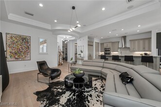 16653 Toscana Cir in Naples, FL - Foto de edificio - Building Photo