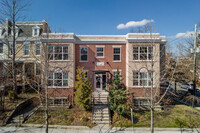 4226 7th St NW in Washington, DC - Foto de edificio - Building Photo