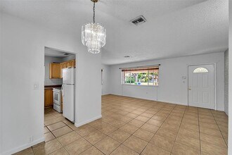 2230 Havana Dr in Miramar, FL - Building Photo - Building Photo