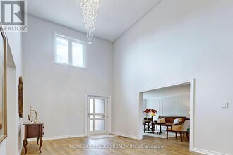 267 Savage Rd in Newmarket, ON - Building Photo - Building Photo