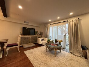 6 Beals Cove Rd, Unit F in Hingham, MA - Building Photo - Building Photo