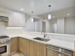 369 18th Ave-Unit -212 in San Francisco, CA - Building Photo - Building Photo