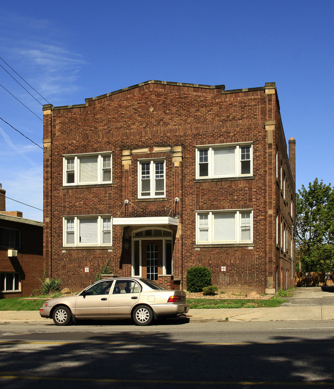 2845 Mayfield Rd in Cleveland, OH - Building Photo - Building Photo