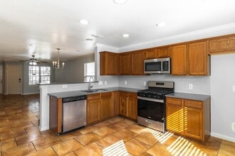 12907 Regalshire Ct in Houston, TX - Foto de edificio - Building Photo