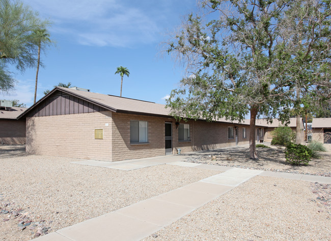 12801-803 N 113th Ave in Youngtown, AZ - Foto de edificio - Building Photo