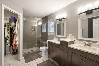 4800 Rutherglen Dr in Austin, TX - Building Photo - Building Photo