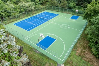 Southwind Apartments in Wallingford, CT - Foto de edificio - Building Photo