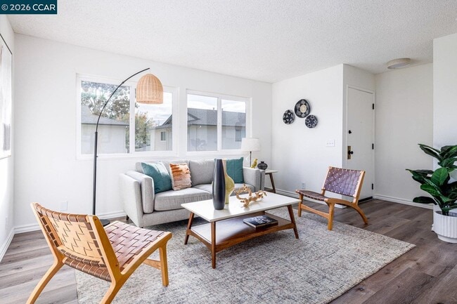 property at 1033 Mohr Ln