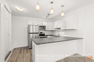 Convenient Pet Friendly Townhouse Near Sou in Medicine Hat, AB - Building Photo - Building Photo