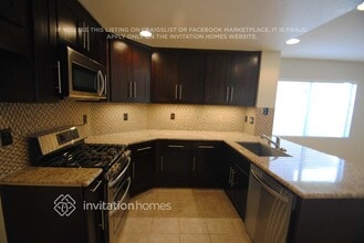 895 Pathfinder Way in Corona, CA - Building Photo - Building Photo