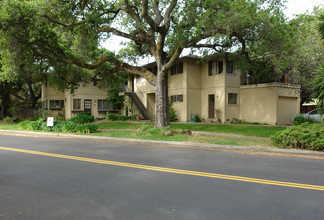 135 Carlton Ave in Los Gatos, CA - Building Photo - Building Photo