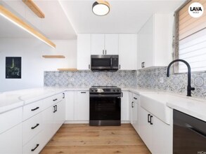 975 Ala Lilikoi St in Honolulu, HI - Building Photo - Building Photo