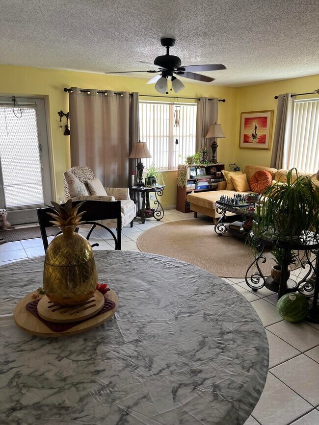 111 Sussex F in West Palm Beach, FL - Building Photo - Building Photo